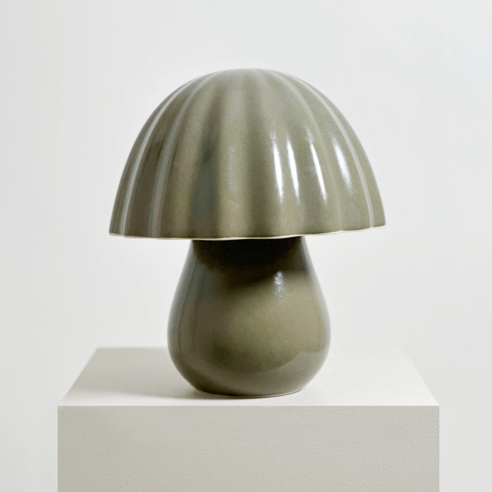 Robert Gordon Periwinkle Table Lamp | Olive